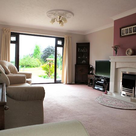 Linden Bed & Breakfast Hillington Bagian luar foto
